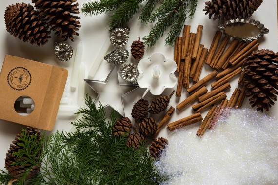 DIY Christmas Decorations: Spruce Up Your Party on a Budget